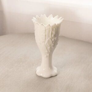 Vintage Westmoreland White Milk Glass Lily of the Valley Vase